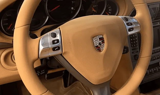 Ремонт сиденья и реставрация руля Porsche 911 Targa 4 - Фотография После