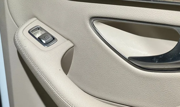 Локальная реставрация ручки Mercedes W 205 - Фотография До